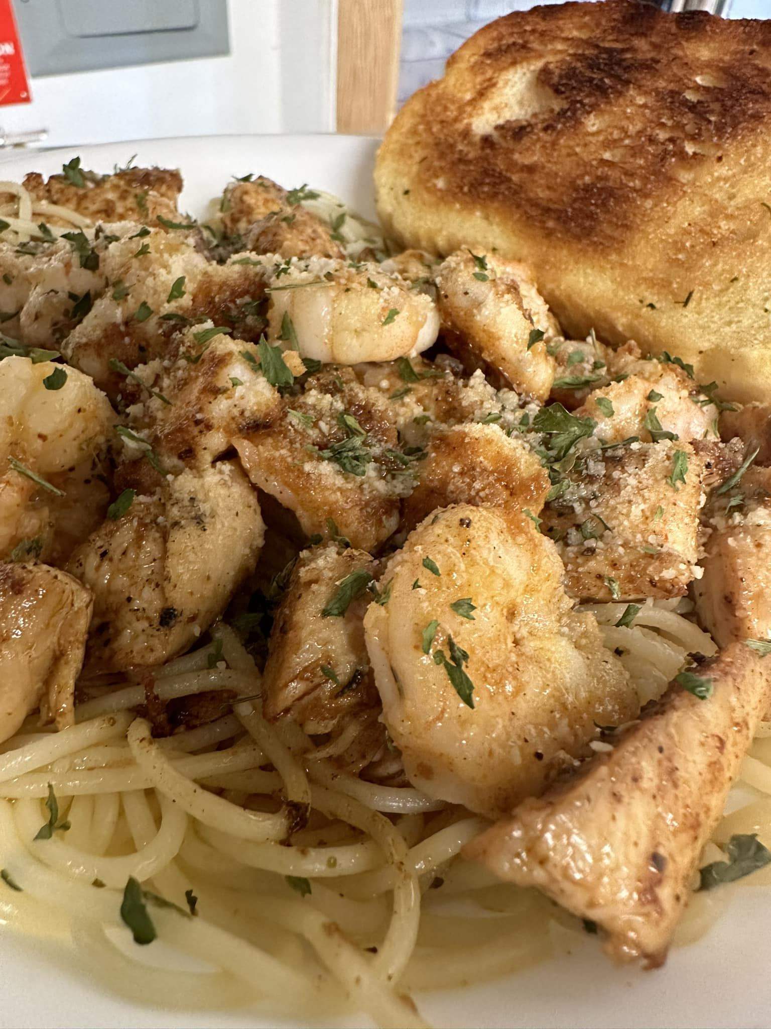 Shrimp scampi in garlic butter sauce